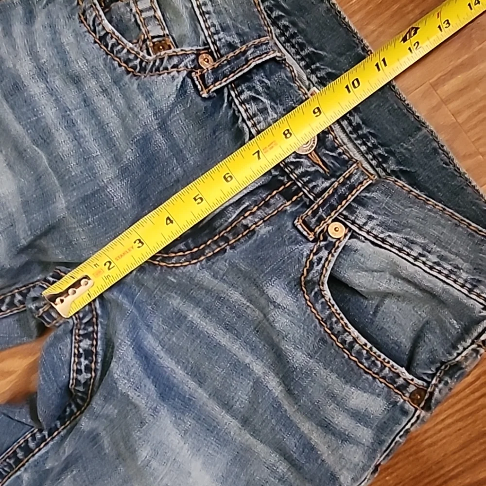 True Religion Straight Leg Jeans‎ 30